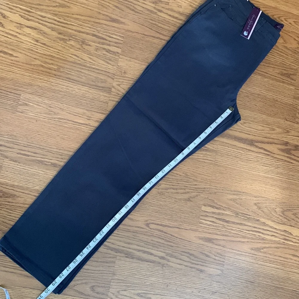 Gloria Vanderbilt AMANDA Jeans - Picture 6 of 13